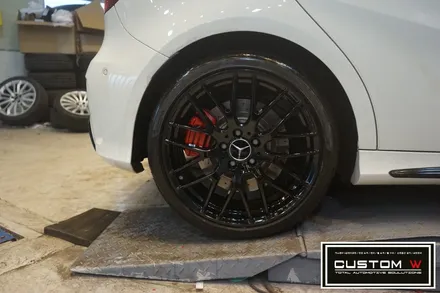 벤츠 A45 AMG 레드 캘리퍼도색, 블랙유광 휠도색. / 용인 처인구