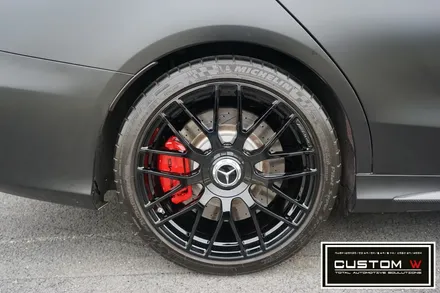 벤츠 W205 C63 AMG 휠 블랙유광 휠도색, 레드 AMG 캘리퍼도색. / 용인 처인구