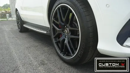 벤츠 GLE 63 AMG 맷블랙,실버 투톤 휠도색. / 용인 처인구