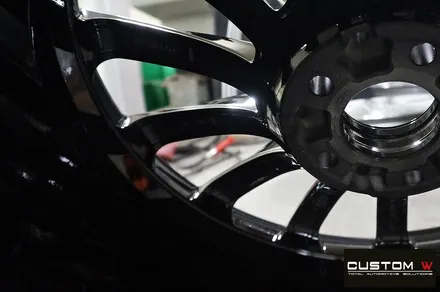 벤츠 CLS400d 휠 상처 수리 후 블랙유광 휠도색 + 레드 캘리퍼 도색 / 용인 처인구