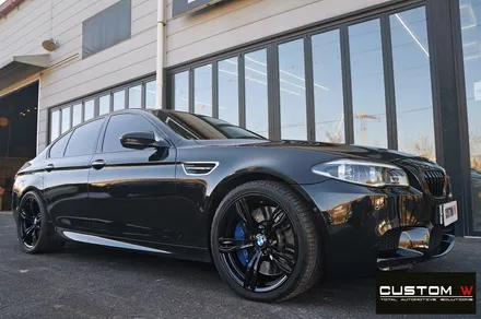 기존 BMW F10 M5 휠 상처 수리 후 블랙유광 휠도색 / 용인 처인구