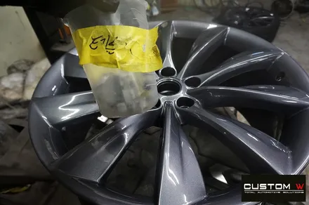 테슬라 모델S 21인치 휠 상처 수리 후 카본 소닉 실버 컬러 휠복원 / 용인 처인구