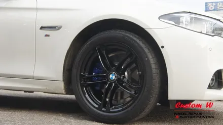 블랙 휠도색과 블루 캘리퍼도색 조합으로 BMW 520D M 에어로 다이나믹프로를 더 새롭게 변화시키다. / 용인 처인구