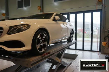 W213 벤츠 E클래스 밋밋한 실버 휠을 다이아몬드컷팅 휠수리를 이용해서 블랙폴리쉬 휠로 만들었습니다. / 용인 처인구
