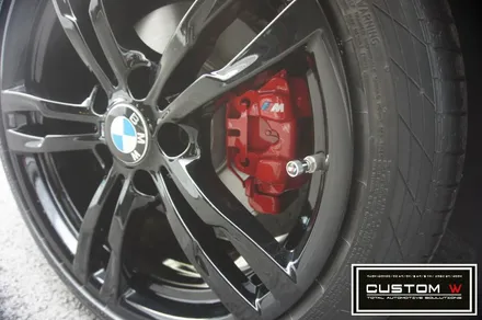 F30 BMW 320I 휠수리 후 블랙유광 휠도색, 레드 캘리퍼도색. / 용인 처인구