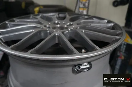 잘 못된 휠수리 도색 이력이 있는 벤츠 A45 AMG 약품 박리 후,  블랙 실버 투톤 휠도색 재작업, 레드 AMG 캘리퍼 도색 작업까지. / 용인 처인구