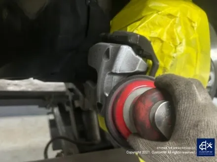 BMW G30 520D 휠 상처 수리 후, 유광 블랙 휠도색 그리고 레드 캘리퍼 도색 작업까지_! / 용인 처인구