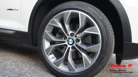 새 휠로 교체 할 필요없이 BMW X3 차량의 휠을 다이아몬드컷팅 휠수리로 1개의 휠만 다른 휠과 동일하게 복원합니다. / 용인 처인구