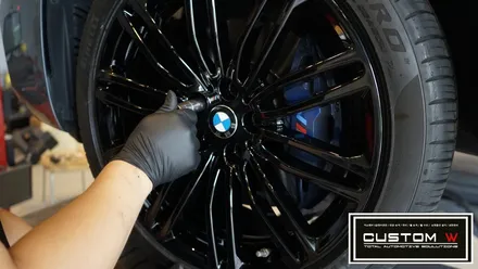 BMW G30 530d 맷블랙 휠을 블랙유광 휠도색으로 새롭게 만들어드렸습니다. / 용인 처인구