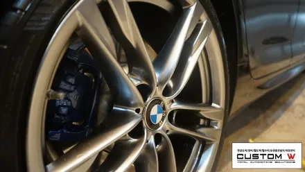 BMW 640d 고스트크롬 휠도색, M퍼포먼스 블루 캘리퍼도색. / 용인 처인구