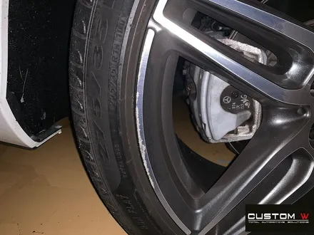 벤츠 E300 AMG LINE 다이아몬드 컷팅 휠 수리 복원 , 캘리퍼 도색. / 용인 처인구