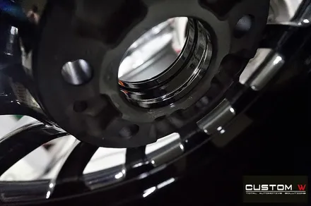 벤츠 CLS400d 휠 상처 수리 후 블랙유광 휠도색 + 레드 캘리퍼 도색 / 용인 처인구