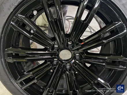 부식도 제거하고...BMW G20 320i 휠수리 후 블랙유광 휠도색 + 블루 캘리퍼 도색 / 용인 처인구