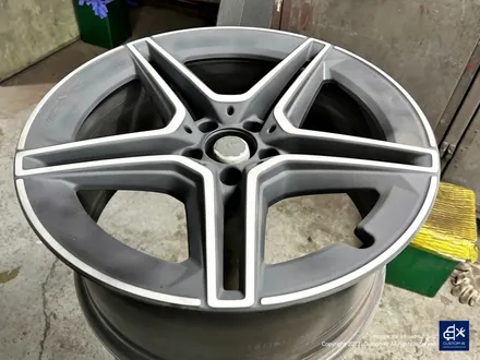 벤츠 GLC220d 휠수리 후 블랙유광 휠도색 + 레드 캘리퍼 도색 / 용인 처인구