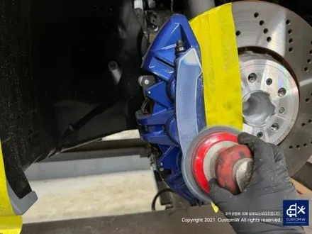 믿고 맡기는 커스텀 W_! 캐리어 카 (세이프 티 로더)를 이용해서 입출고_! BMW G87 신형 M2 블랙 유광 휠도색 & 레드 캘리퍼 도색 / 용인 처인구