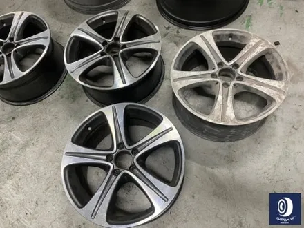 벤츠 W213 E300 18인치 블랙 유광 휠도색 + 지저분한 캘리퍼 부식 및 분진 제거 후, 깔끔하게 레드 컬러 캘리퍼 도색 (feat. 블랙 휠 캡 교환까지_!) / 용인 처인구