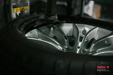 결국 또 콜라보... BMW M5와 520D 럭셔리 1개씩의 휠수리(다이아몬드컷팅 휠복원) / 용인 처인구