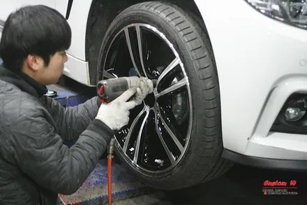 블랙폴리쉬가 잘 맞는 화이톤 바디의 BMW 428I 19인치 M휠 커스터마이징. / 용인 처인구
