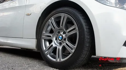 BMW E90 3시리즈 각기 다른 컬러 차량의 M팩 휠의 고스트크롬 휠도색. / 용인 처인구