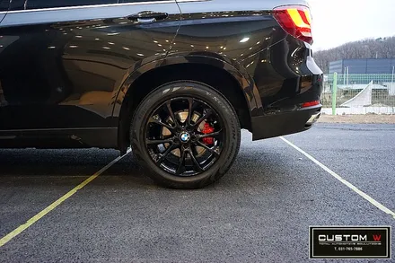 BMW X5 30D 블랙 유광 휠도색 + 레드 캘리퍼도색. / 용인 처인구