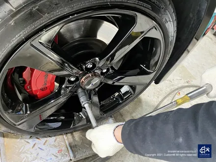 검빨 조합을 찾아서... 제네시스 G70 19인치 블랙유광 휠도색 / 용인 처인구