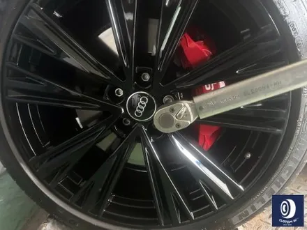 3년 전 캘리퍼 도색 작업 후, 재방문 주신 고객_! 아우디 A6 50TDI 20인치 휠 상처 수리 후, 블랙 유광 휠도색 / 용인 처인구