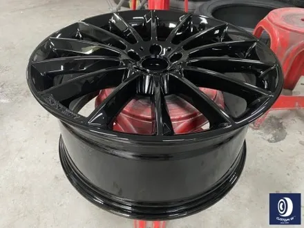 벤츠 GLE450 타 업체 잘못된 수리 도색 이력 / 기존 페인트 제거 (약품 박리) 후, 마차휠 블랙 유광 휠도색 + 레드 캘리퍼 도색 / 용인 처인구