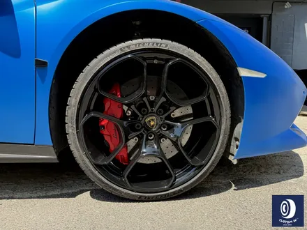 람보르기니 우라칸 LP610 조수석 앞 휠 상처 수리 후, 하이그로시 블랙 휠 복원 도색 / 용인 처인구