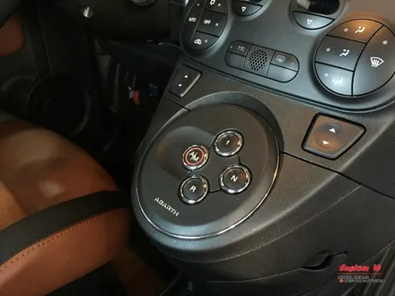 피아트 500 아바스(ABARTH 595 COMPETIZIONE) 매트그레이(건메탈무광) 휠도색, 레드 캘리퍼도색(간단 차량 소개 함께) / 용인 처인구