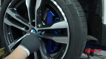 3개의 다이아몬드컷팅 휠수리가 필요한 BMW X5 차량의 입고. 캘리퍼도색도 함께 작업하다. / 용인 처인구