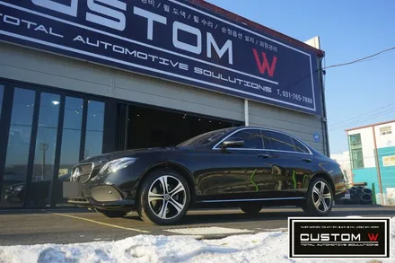 커스텀W에서 벤츠 W213 E220d 기본 실버 휠을 다이아몬드컷팅 휠수리로 블랙폴리시 휠로 만들다. / 용인 처인구