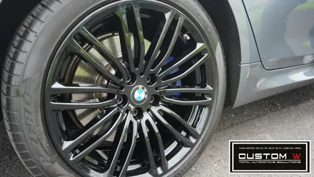 BMW G30 530d 맷블랙 휠을 블랙유광 휠도색으로 새롭게 만들어드렸습니다. / 용인 처인구