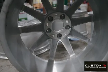 잘 못된 휠수리 도색 이력이 있는 벤츠 CLS63AMG 약품 박리 후, 재작업 다이아몬드 컷팅 블랙 폴리시 휠로 커스터 마이징, 레드 캘리퍼 도색 작업 까지.! / 용인 처인구