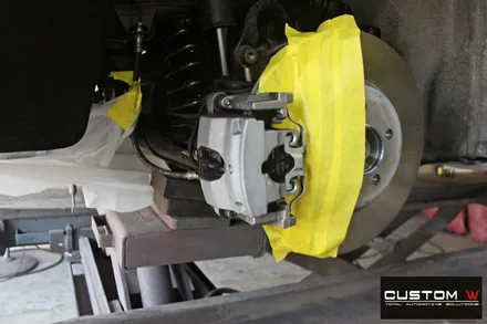 벤츠 GLC300e 휠 상처 수리 후 블랙유광 휠도색 + 레드 캘리퍼 도색 / 용인 처인구