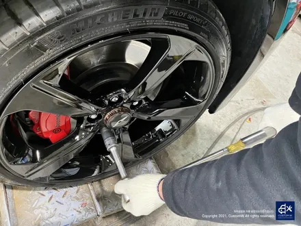 검빨 조합을 찾아서... 제네시스 G70 19인치 블랙유광 휠도색 / 용인 처인구