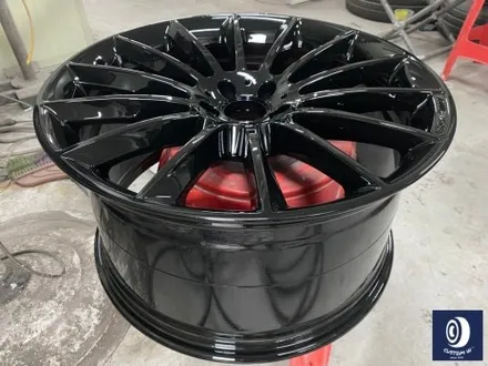 벤츠 GLE450 타 업체 잘못된 수리 도색 이력 / 기존 페인트 제거 (약품 박리) 후, 마차휠 블랙 유광 휠도색 + 레드 캘리퍼 도색 / 용인 처인구