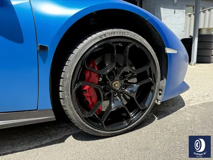 람보르기니 우라칸 LP610 조수석 앞 휠 상처 수리 후, 하이그로시 블랙 휠 복원 도색 / 용인 처인구