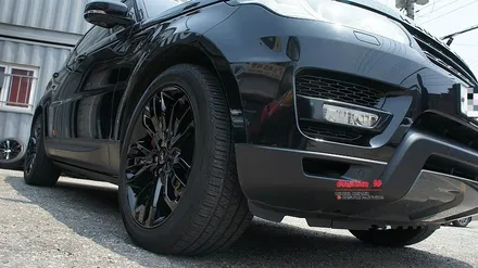 완벽한 블랙 바디를 위한 대형 SUV 강자 레인지로버스포츠 블랙유광 휠도색. / 용인 처인구