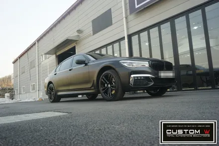 BMW G바디 7시리즈 블랙유광 휠도색, M퍼포먼스 블루 캘리퍼도색. / 용인 처인구