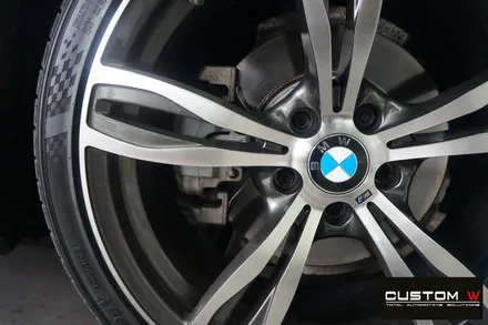 BMW F10 520D M 에어로 다이나믹 프로 휠 상처 수리 후, 고스트 크롬 휠도색 그리고 블루 캘리퍼 도색. / 용인 처인구