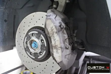 벤츠 CLS400d 휠 상처 수리 후 블랙유광 휠도색 + 레드 캘리퍼 도색 / 용인 처인구