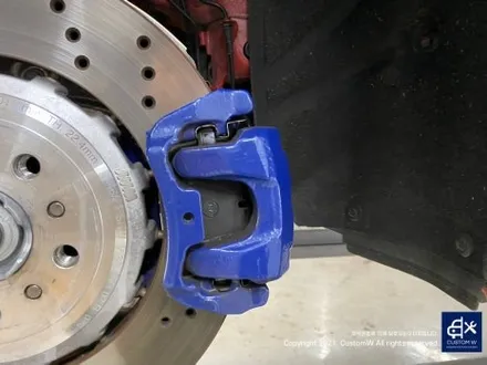 너무 멋진 토론토 레드 컬러 BMW G87 M2 스페셜 에디션   930M 휠 블랙 유광 도색 + 레드 캘리퍼 도색_! / 용인 처인구
