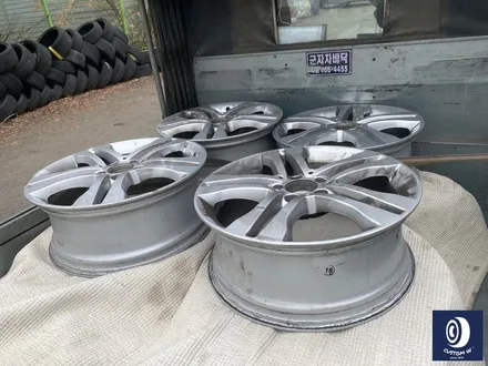 벤츠 GLA200 타 업체 휠수리 도색 불량 재작업 / 약품 박리 (페인트 제거) 후, 건메탈 그레이 휠도색 + 부식 제거 후, 블랙 캘리퍼도색 / 용인 처인구