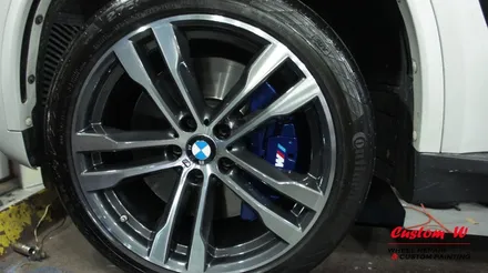 3개의 다이아몬드컷팅 휠수리가 필요한 BMW X5 차량의 입고. 캘리퍼도색도 함께 작업하다. / 용인 처인구
