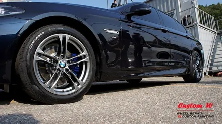BMW 520D M에어로다이나믹프로의 휠이라면 고스트크롬 휠도색이 딱입니다(FEAT. 블루캘리퍼도색). / 용인 처인구