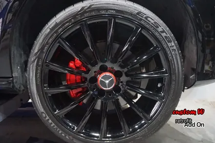 벤츠 W218 CLS250d 블랙유광 휠도색과 레드 캘리퍼도색. / 용인 처인구