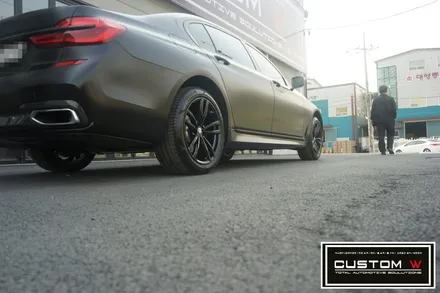 BMW G바디 7시리즈 블랙유광 휠도색, M퍼포먼스 블루 캘리퍼도색. / 용인 처인구