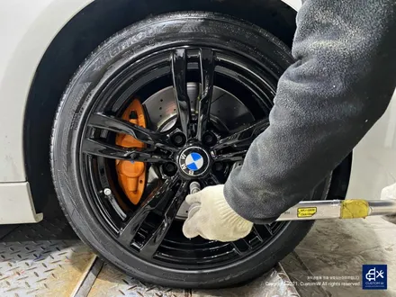 BMW F30 320d 441M 18인치 휠 상처 수리 후 블랙유광 휠도색 / 용인 처인구