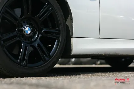 블랙유광 휠도색을 한 SUV와 승용차량.(JEEP 체로키,BMW 3 E90) / 용인 처인구