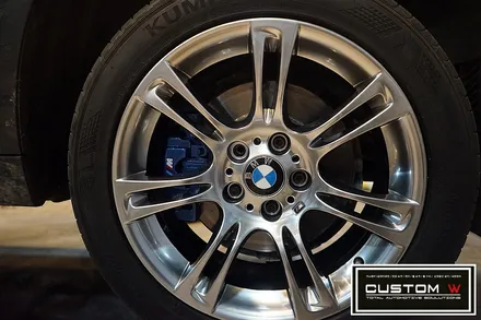 BMW F10 528I 고스트크롬 휠도색 + M퍼포먼스 블루 캘리퍼도색. / 용인 처인구